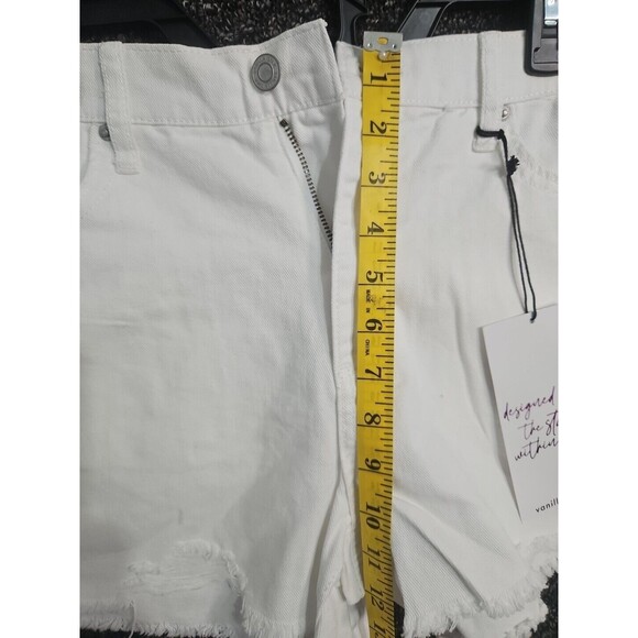 Vanilla Star Girls Women's White Denim Shorts sixe 5/27 NWT - Picture 3 of 9